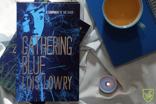 کتاب Gathering Blue در جست ‌و‌ جوی آبی